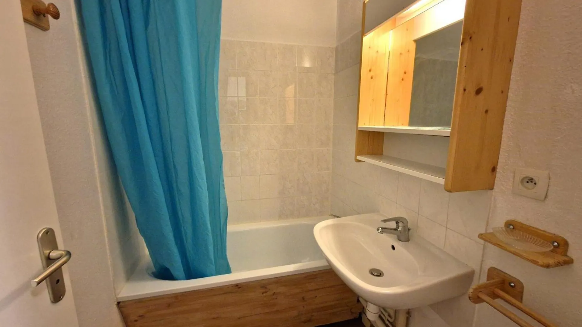 公寓 Charmant 2 Pieces + Cabine, 4/6 Pers, Au Coeur De Modane, 32M², Proche Pistes Et Commerces - Fr-1-265-250 瓦尔弗雷加斯 法国
